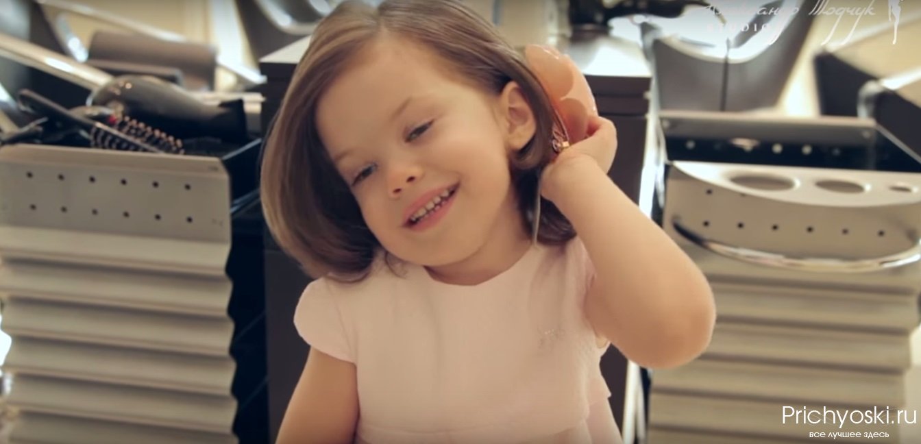 Создание детской прически для девочки на средние волосы видео